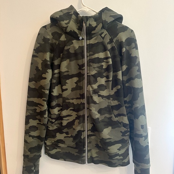 lululemon athletica Tops - Lululemon athletica Camo Zip-Up Hoodie in Olive & Black